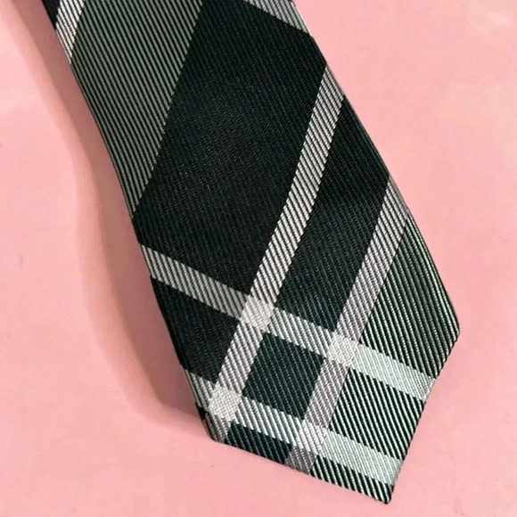 Kenneth Cole Reaction Green Plaid Tie - Picture 3 of 6